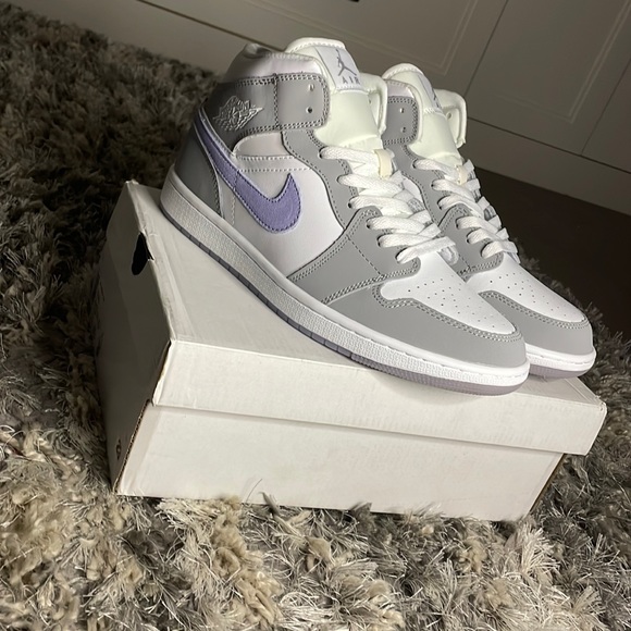 Jordan Other - Jordan 1 (wolf grey)
